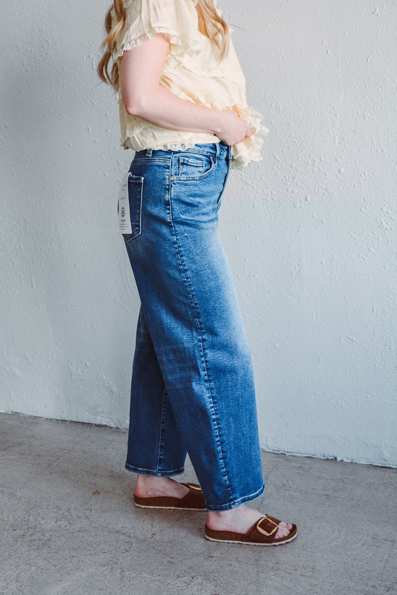 Lucy Medium Wash Barrel Jean