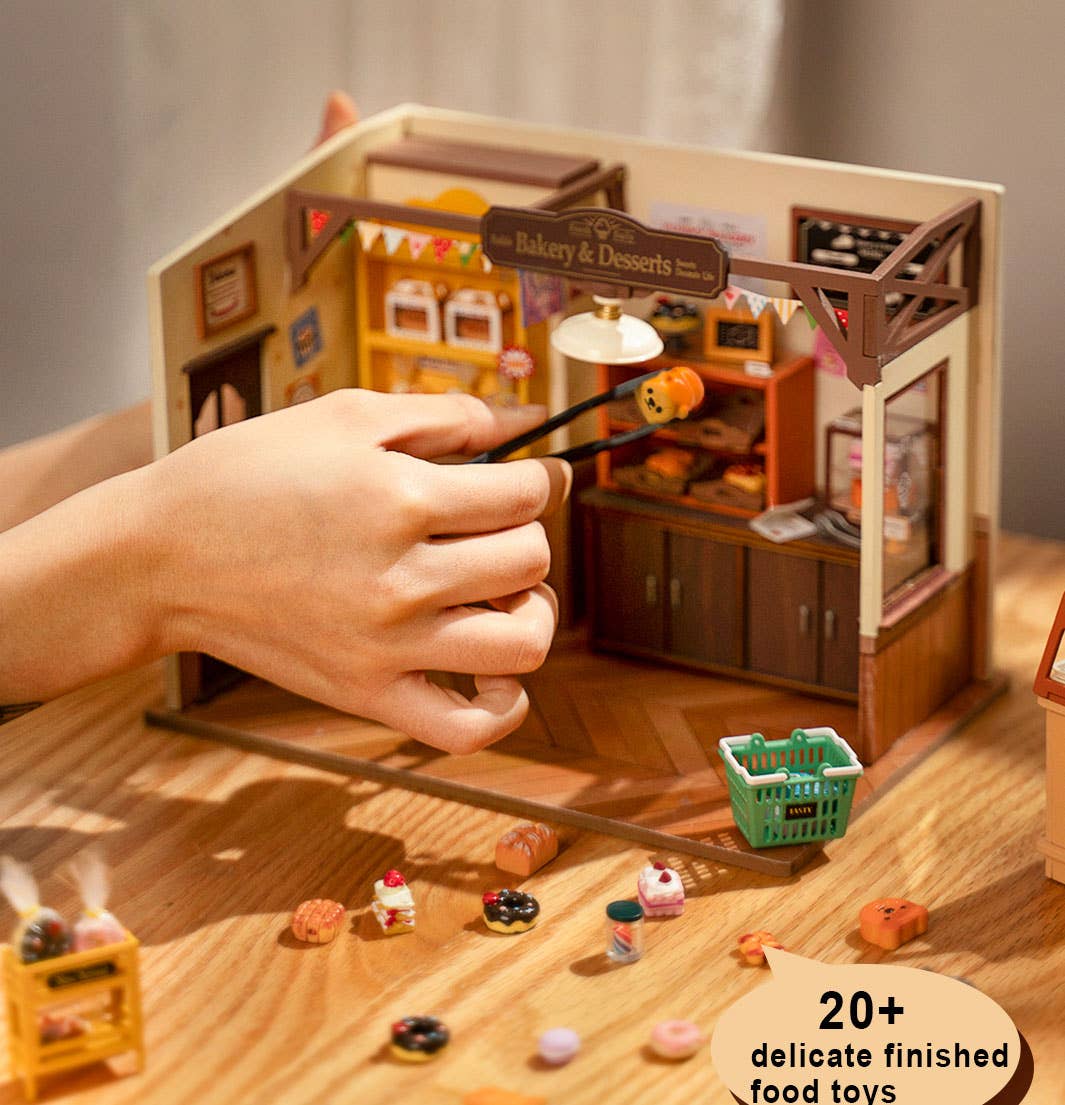 Miniature House Kit: Becka's Baking House